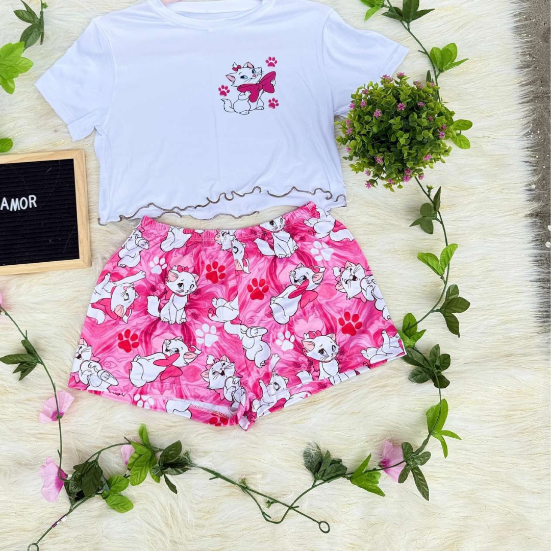 Pijama DreamLuxe™ – Conjunto Crop Top + Short para Dormir con Estilo
