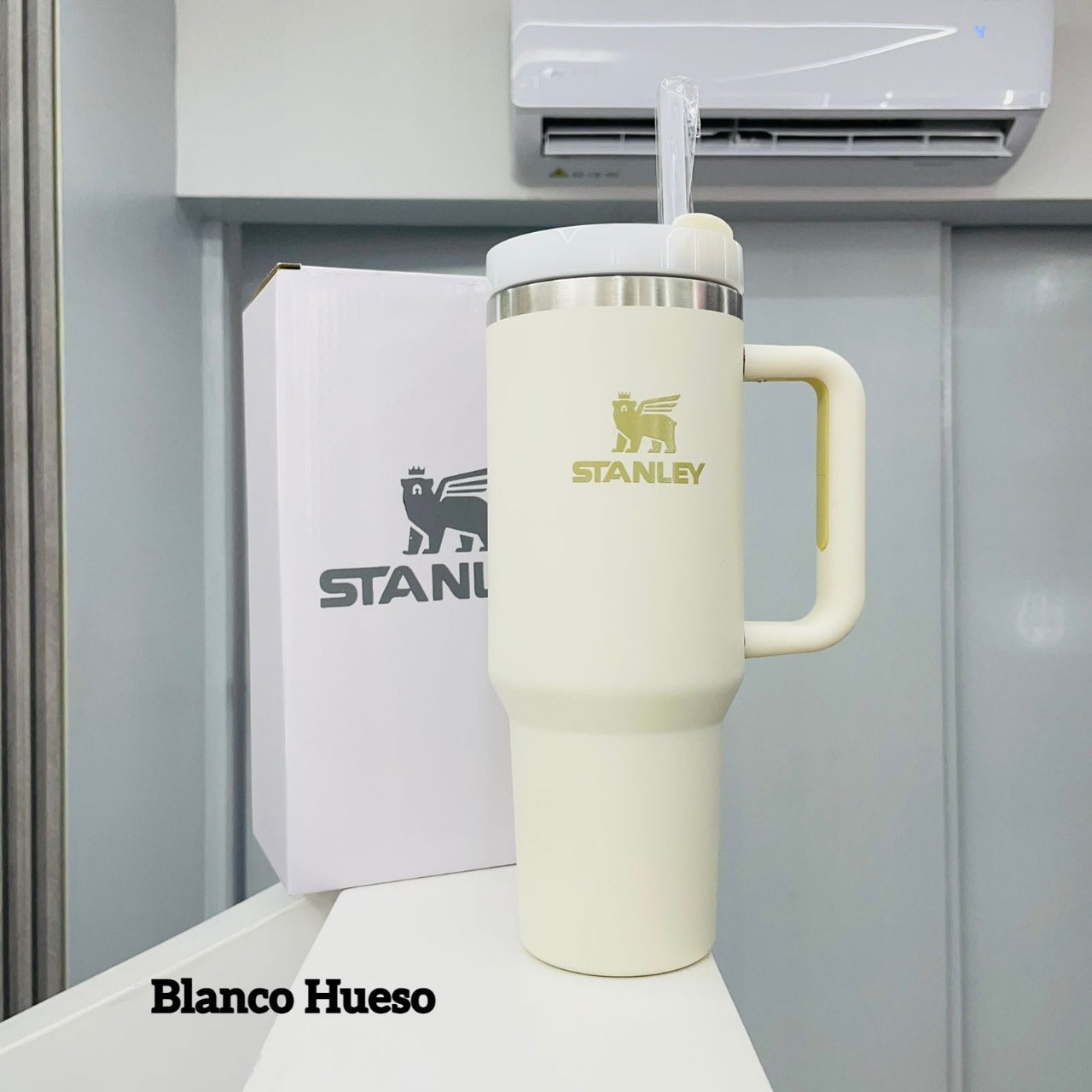 Combo Premium Vibes – AirPods Max + Termo Stanley